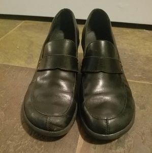 Clark's black shoe